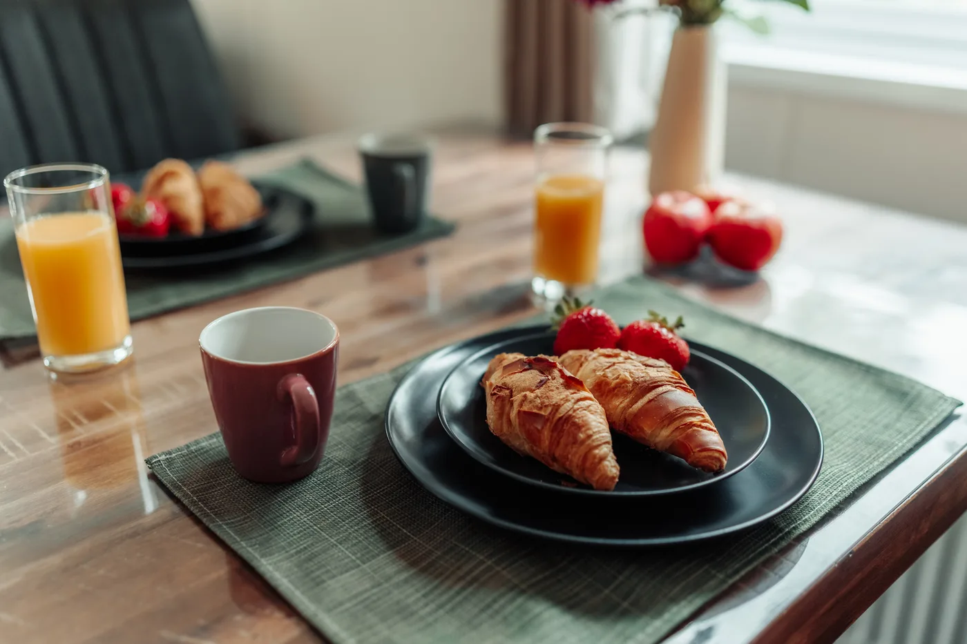 Ontbijt aan tafel in Sfeerverblijf
