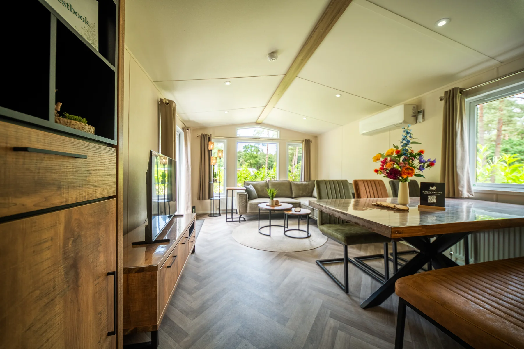 Gezellige woonkamer van het chalet